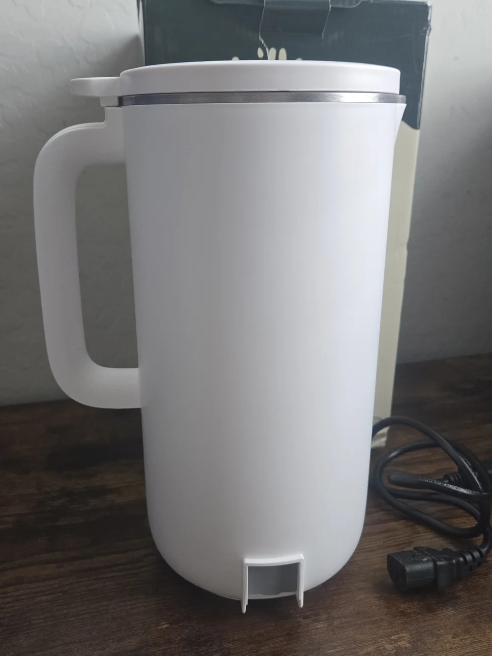 MilkMond Automatic Nut Milk Maker Machine 35 oz White NM-100 Soy Oat Almond Milk